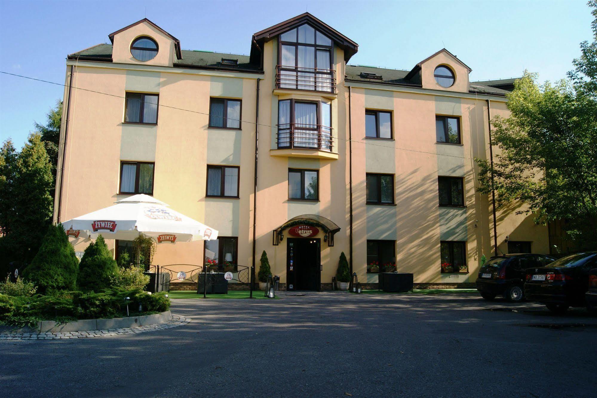 Hotel Petrus Krakow Bagian luar foto